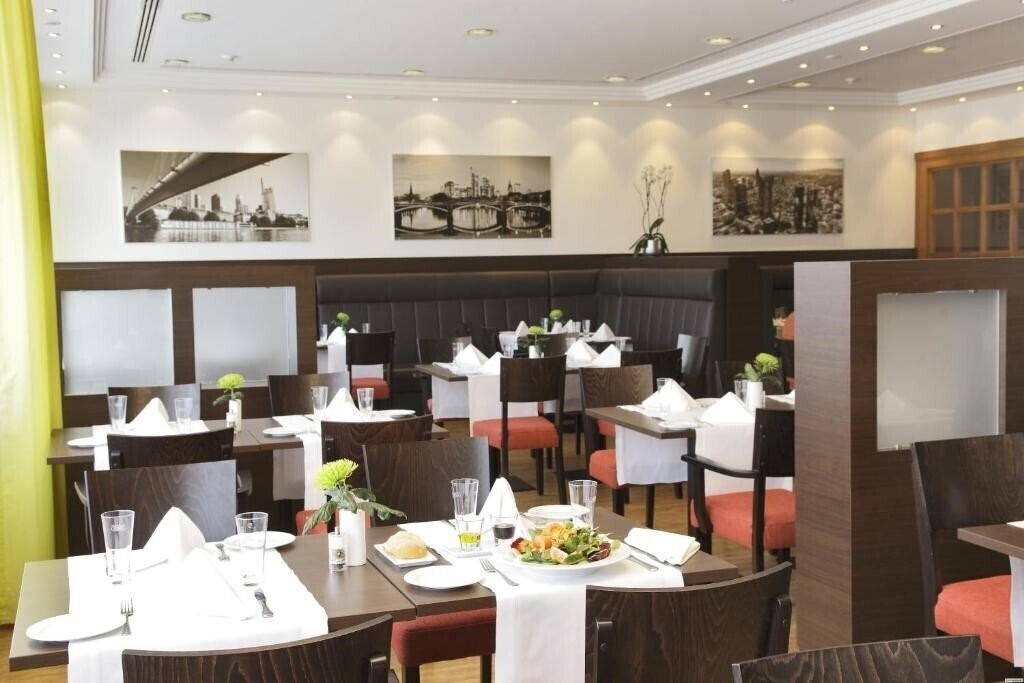 Obraz Ramada Hotel Frankfurt Messe 4*