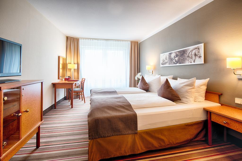 Hotel Leonardo Inn Hotel Hamburg Airport 3*