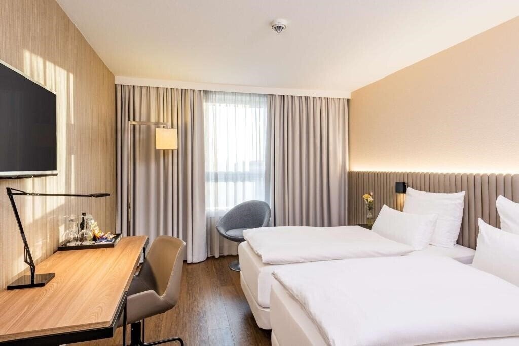 Hotel Nh Hamburg Altona 4*