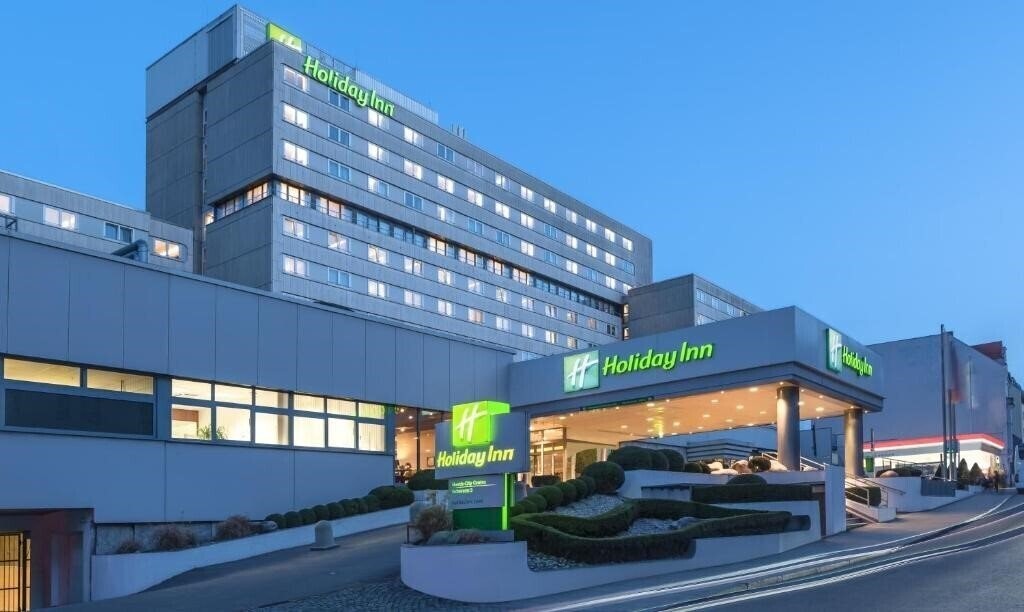 Готель Holiday Inn Munich 4*