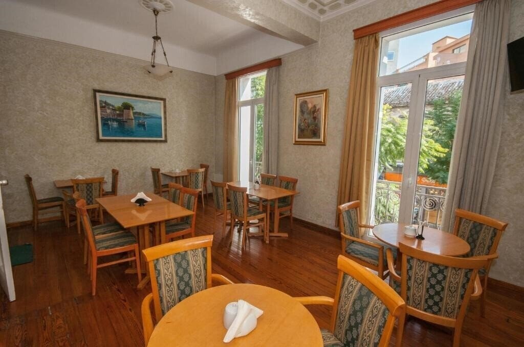 Zdjęcia Cecil Hotel 2*