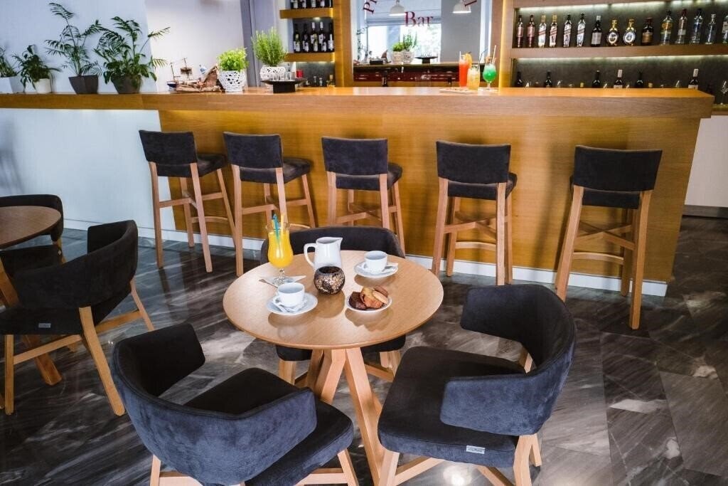 Фотографія Piraeus Port Hotel 2*