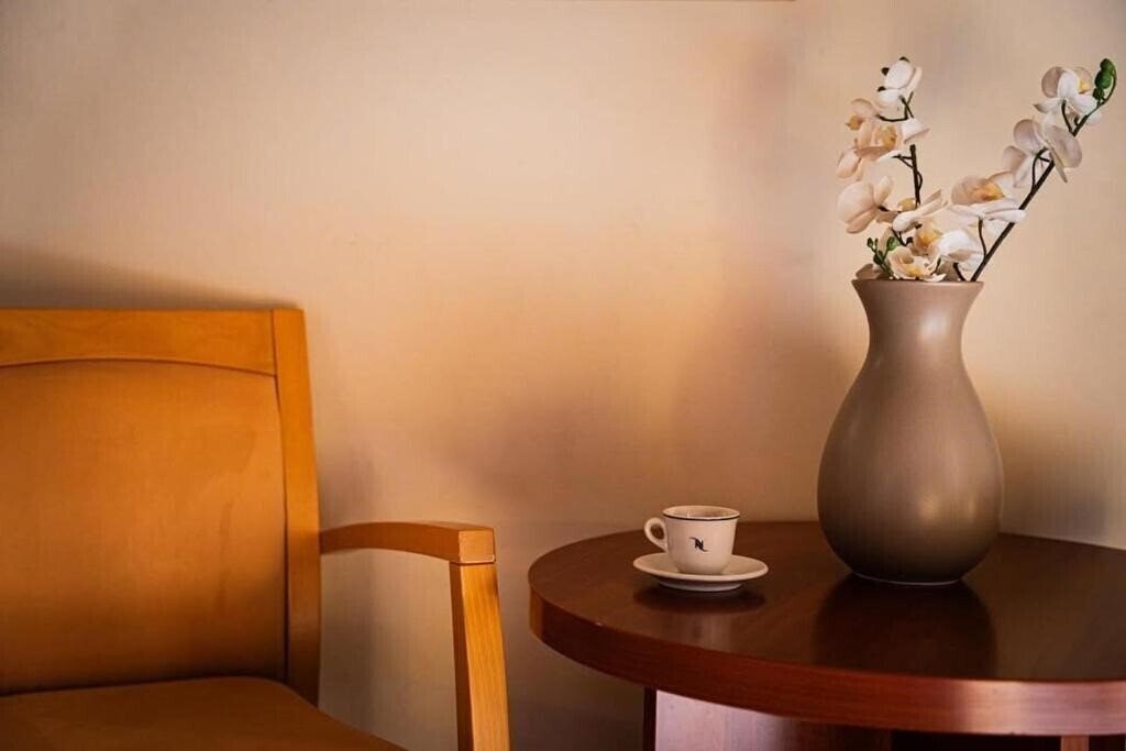 Изображение Parnis Palace Hotel Suites 4*