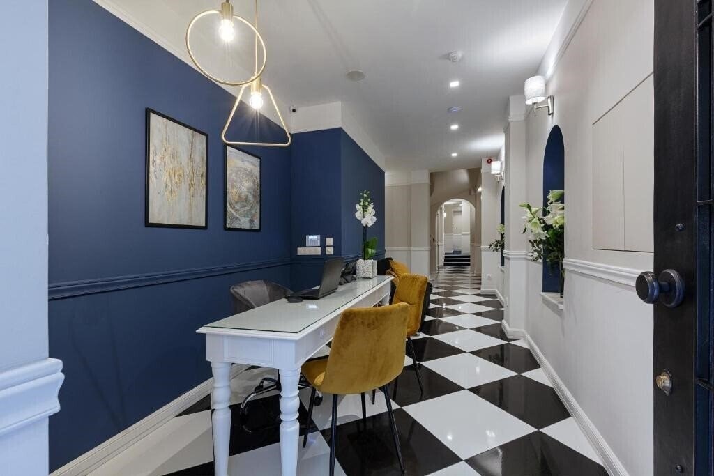 Отель Classic by Athens Prime 4*