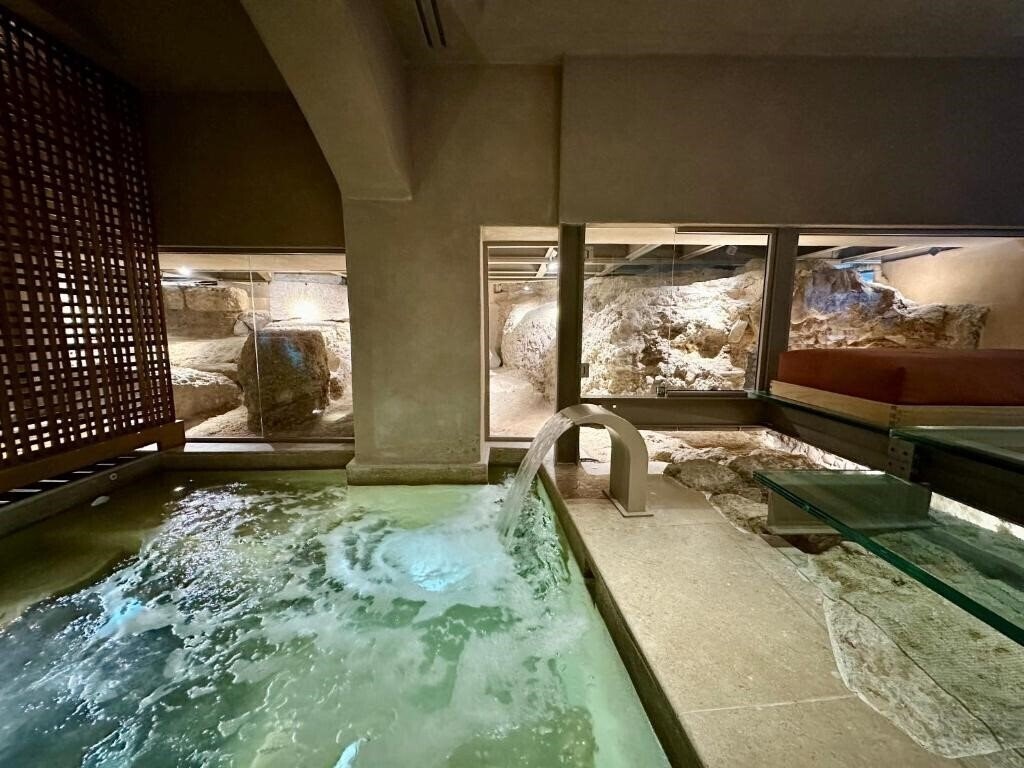 Zdjęcie Niche Hotel Athens 4*