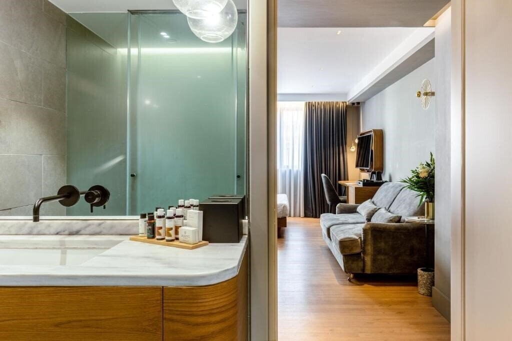 Фотографія Bob W Eolou Athens (ex. Blend Hotel) 4*