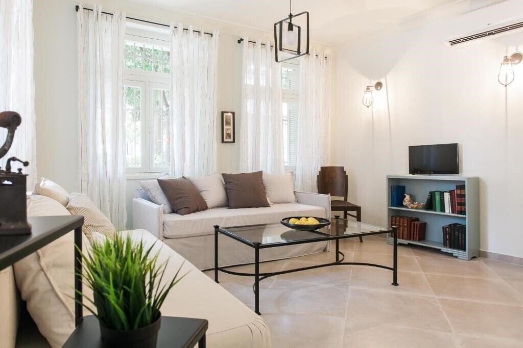 Зображення 1930s Athenian House 2*