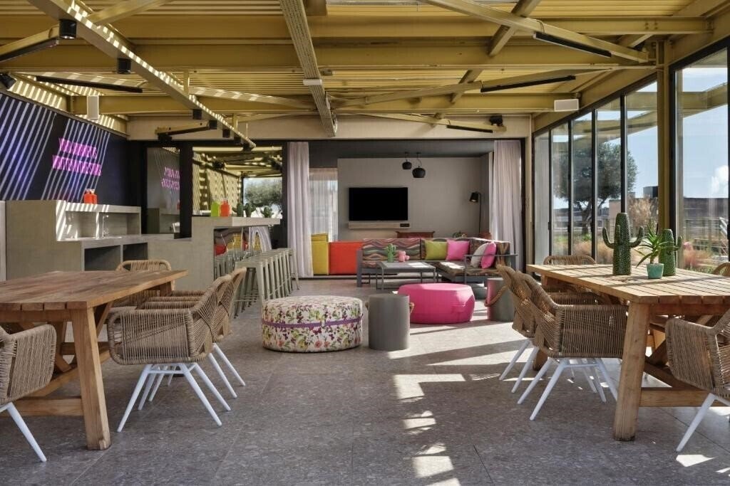 Зображення Moxy Athens City 4*