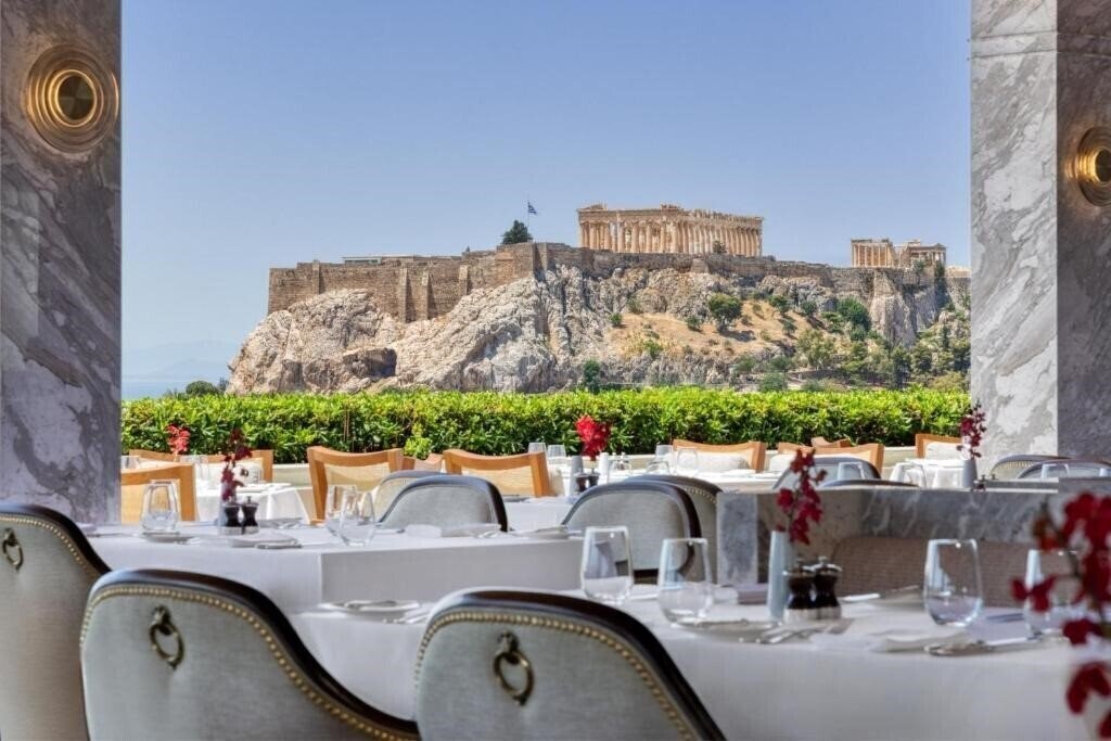 Готель Grande Bretagne 5*