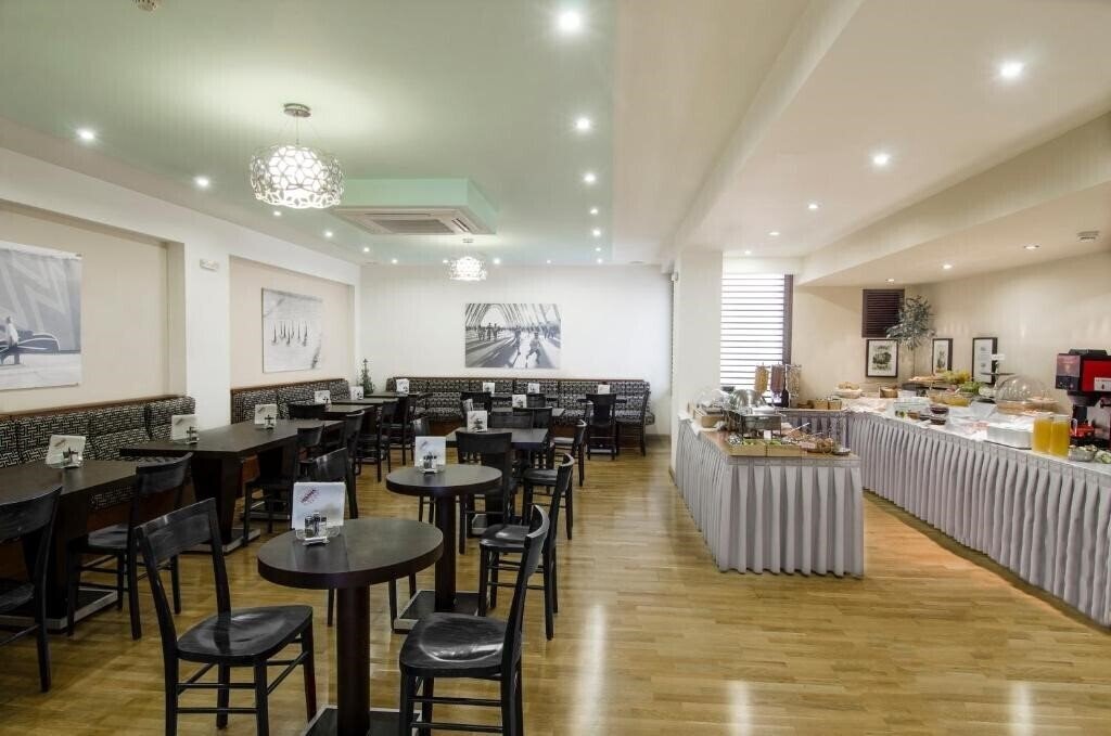 Zdjęcie Hermes Hotel Athens 3*