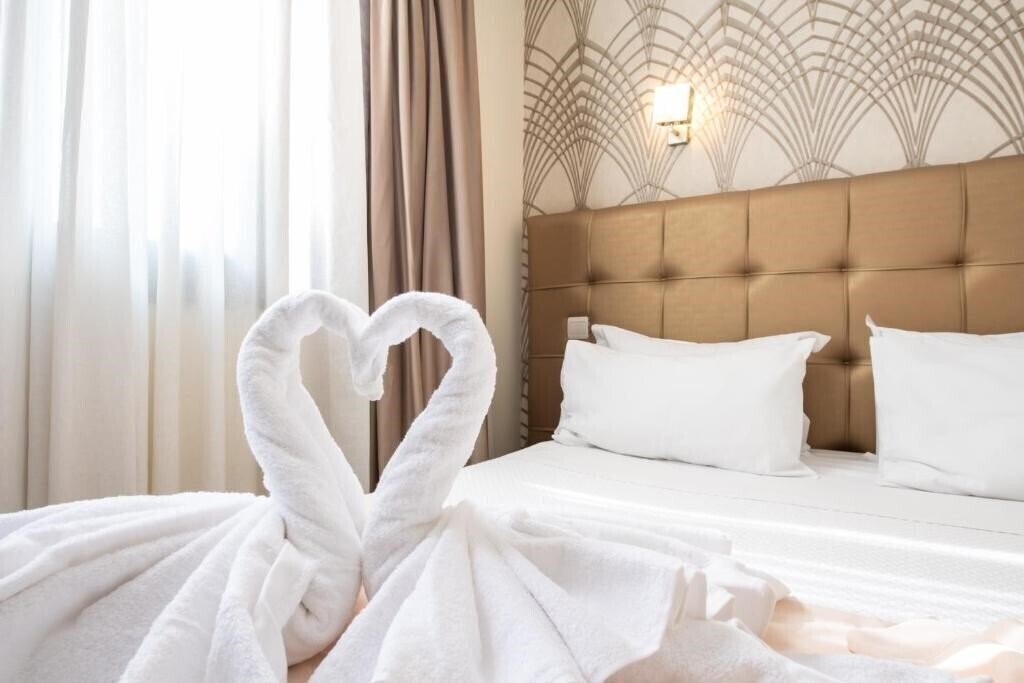 Готель Golden City Hotel 3*