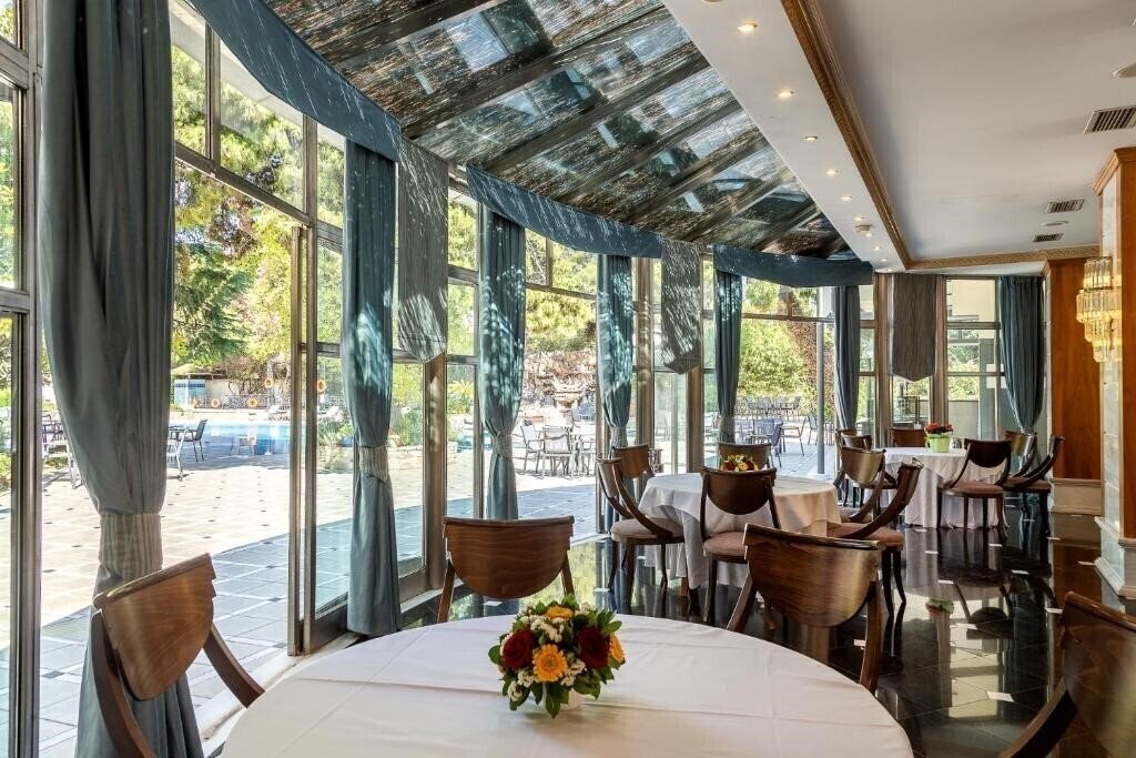 Zdjęcie Oasis Hotel Apartments 4*