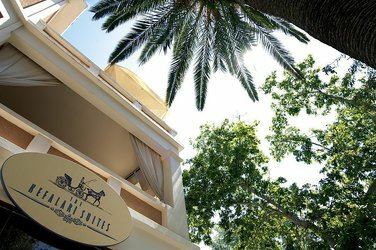 Готель The Kefalari Suites 4*