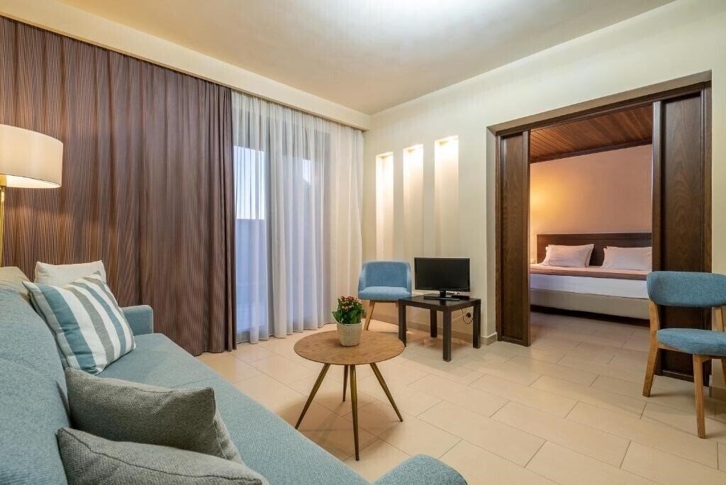 Фото Porto Plaza Hotel Beach Resort 4*