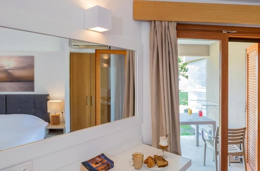 Zdjęcia Cape Kanapitsa Hotel & Suites 2*