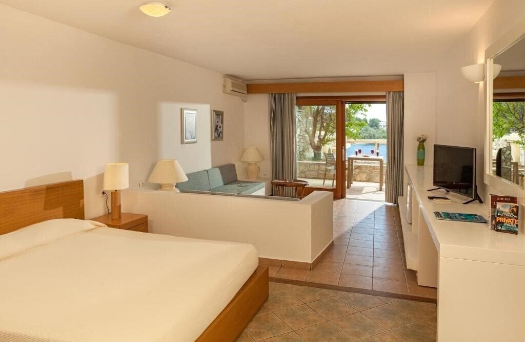 Obraz Cape Kanapitsa Hotel & Suites 2*