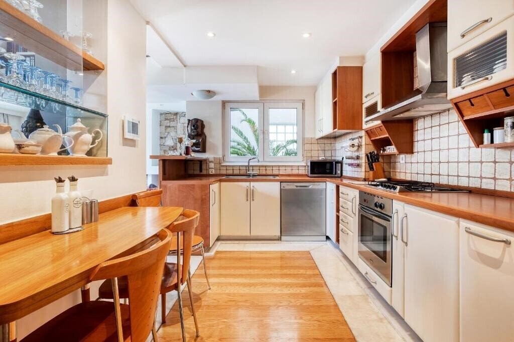 Фотография Artistic Villa 4*