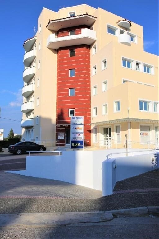 Готель GK Airport Suites 3*