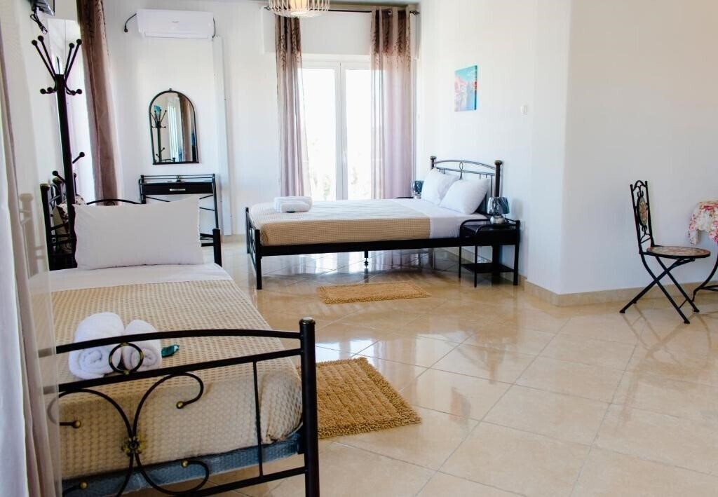 Zdjęcie Nikolakakis Rooms Lavrio 3*
