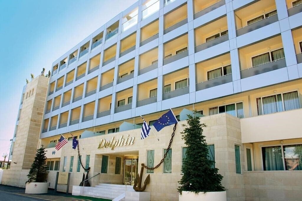 Отель Dolphin Resort Hotel 3*