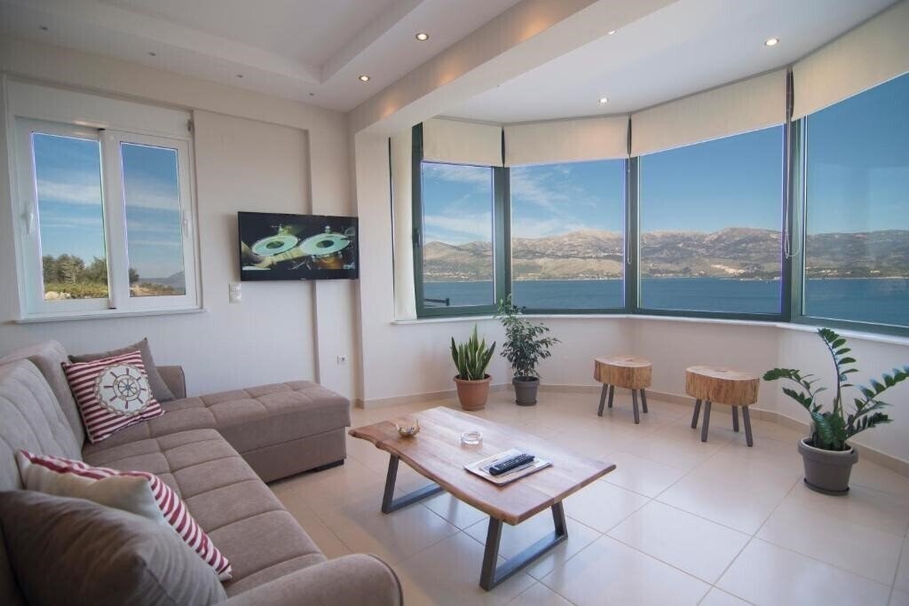 Hotel Loggos View Apartments 4*