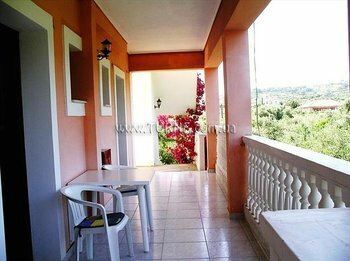 Фотография Arazzo Apartments 3*