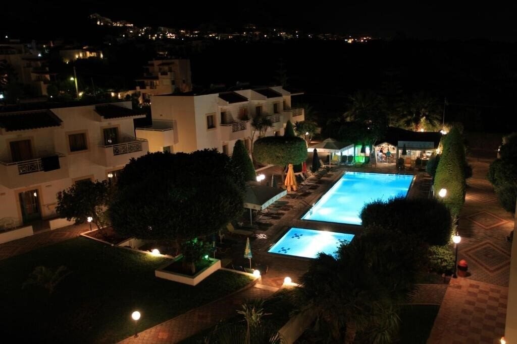 Hotel Nicolas Villas 2*