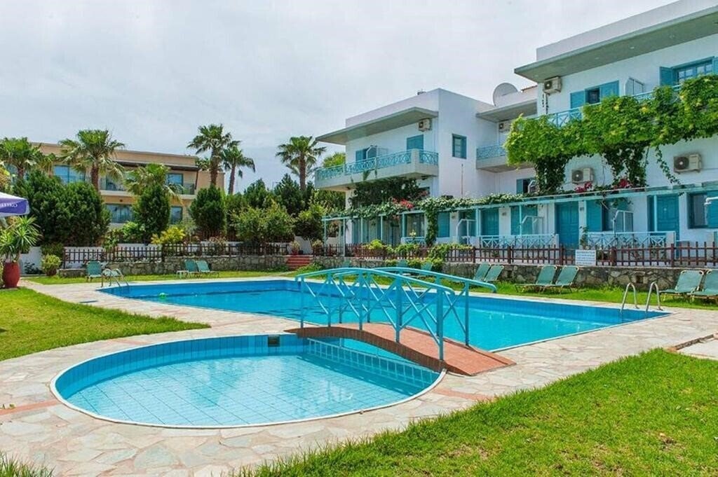 Готель Anatoli Apartments 3*