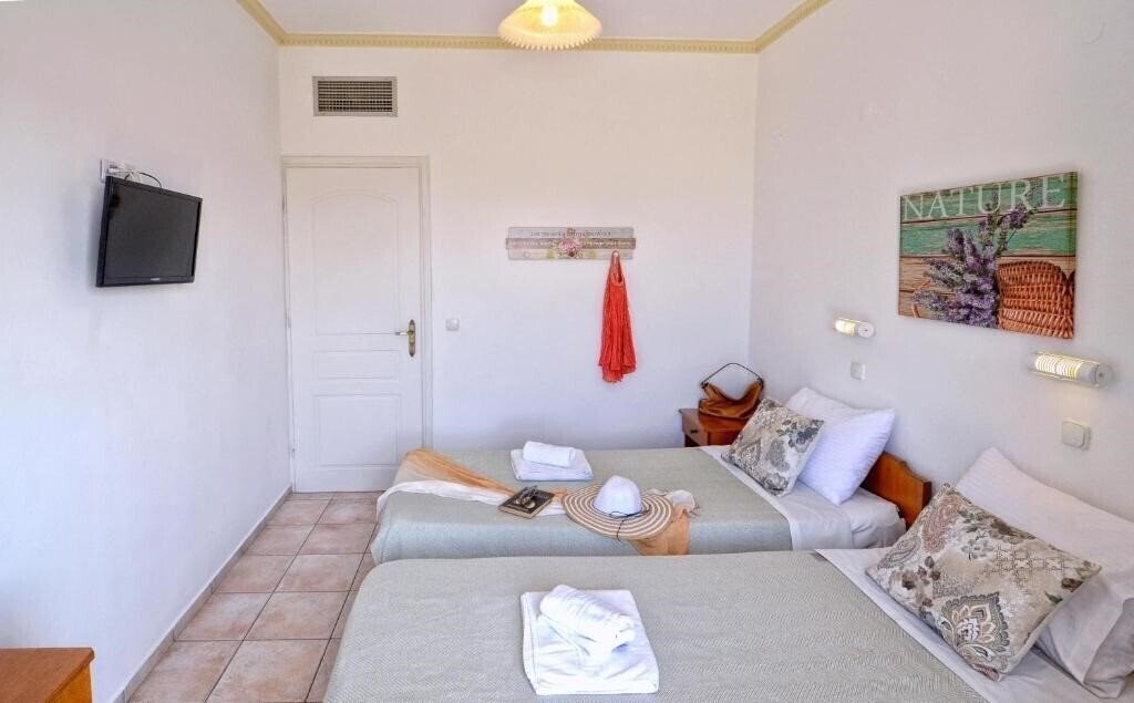 Фотография Aspri Petra Apartments 3*