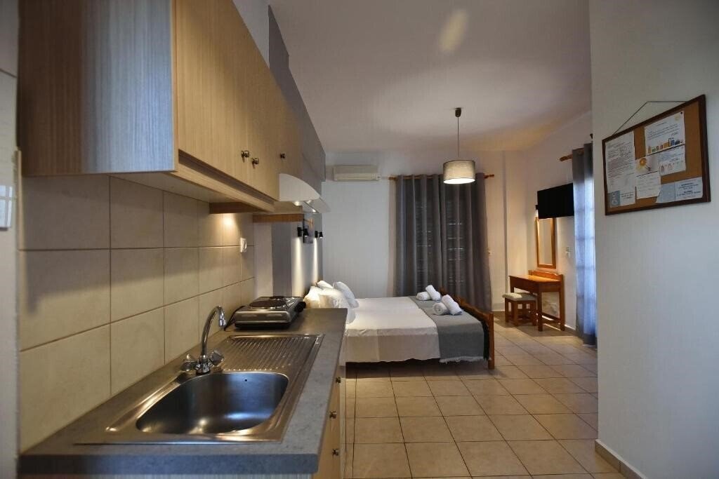 Фотография Marie Evans Hotel Apt (ex. Mari-Evans Apts) 3*