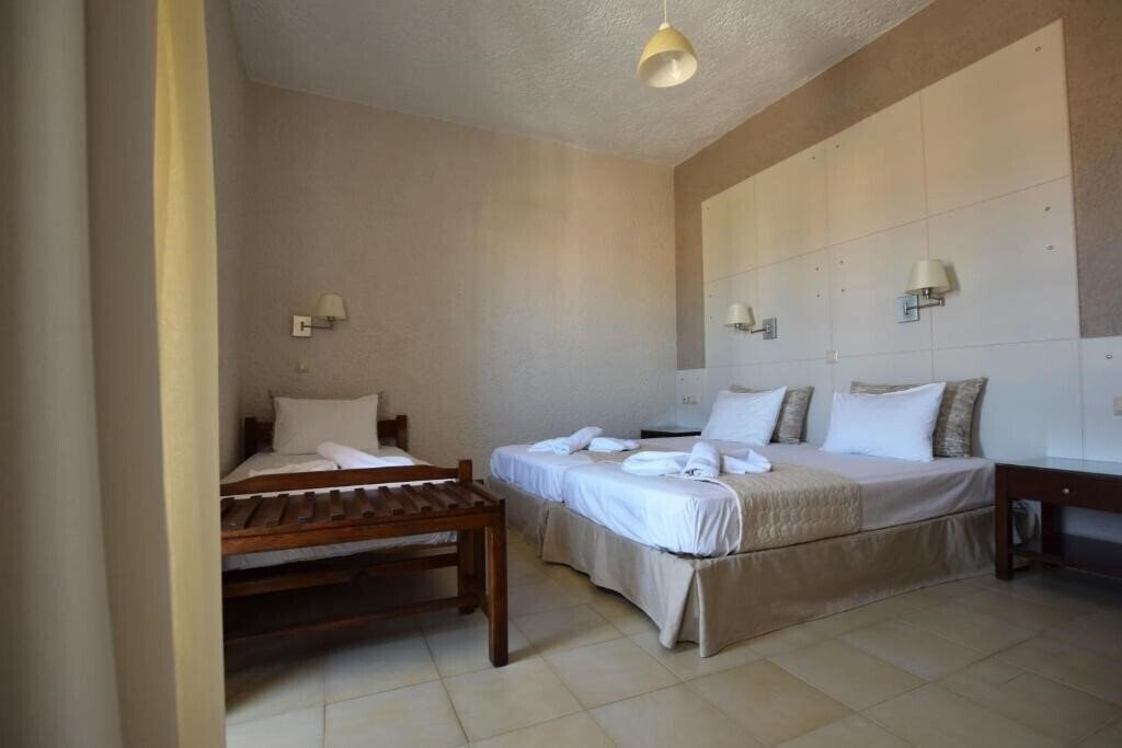 Фото Altis Hotel 2*