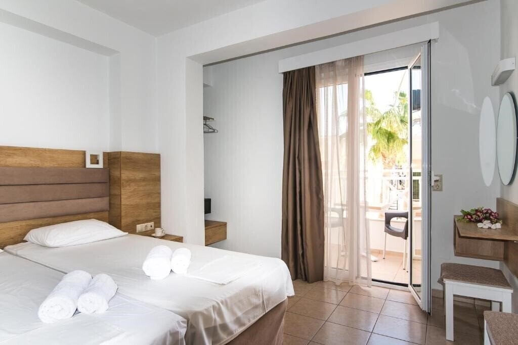 Фото Comfort Studios Malia 2*