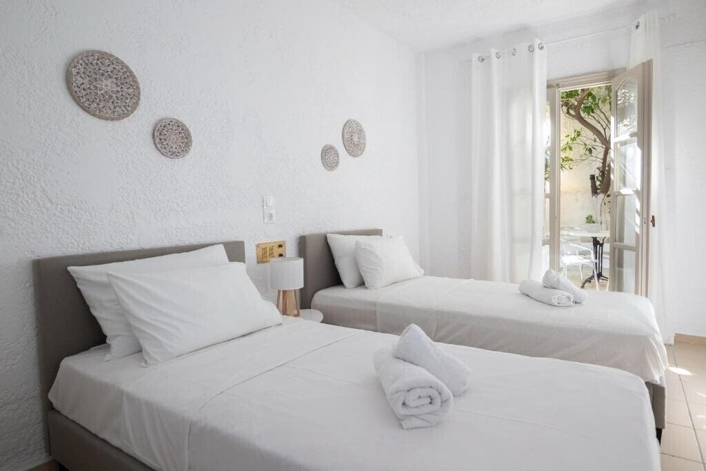 Zdjęcie Hesperia Apartments 3*