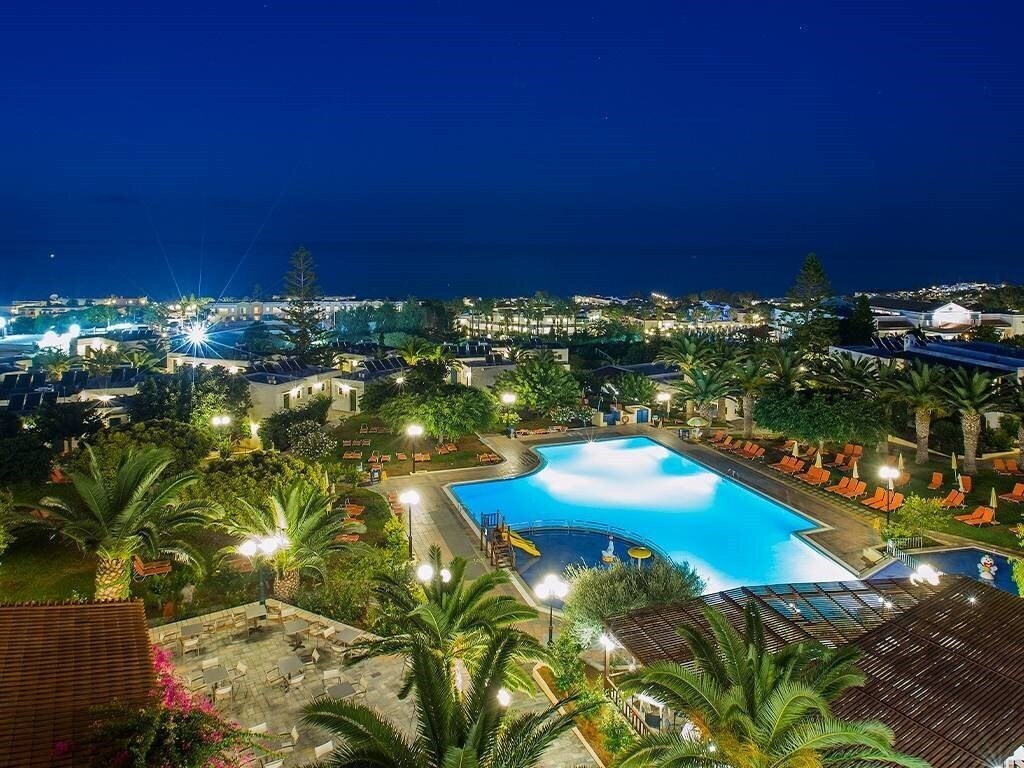 Hotel Chrissi Ammoudia 4*