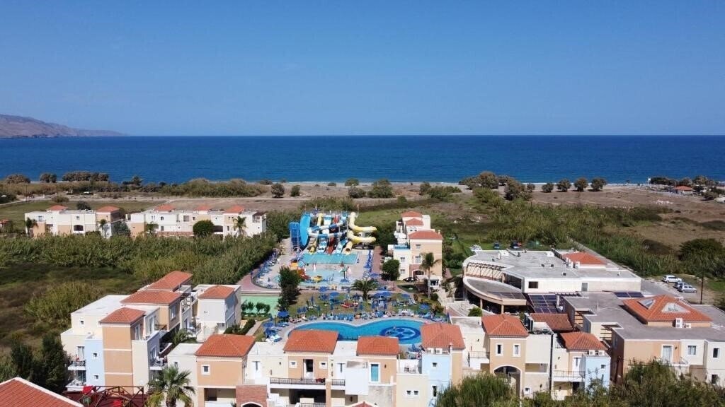 Hotel Chrispy World Hotel & Bungalows 4*
