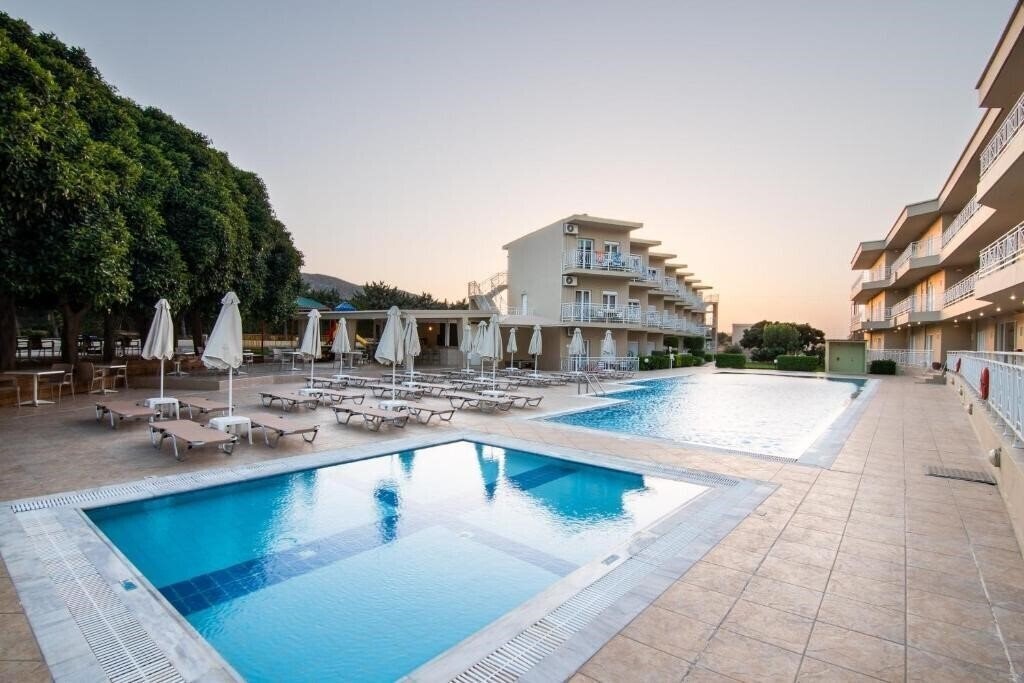 Hotel Chrissys Paradise 3*