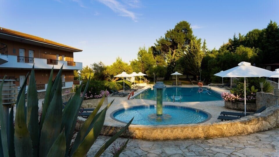 Готель Paradise Hotel Kriopigi 3*