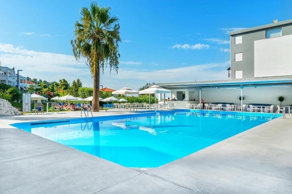 Zdjęcia Kriopigi Hotel 4*