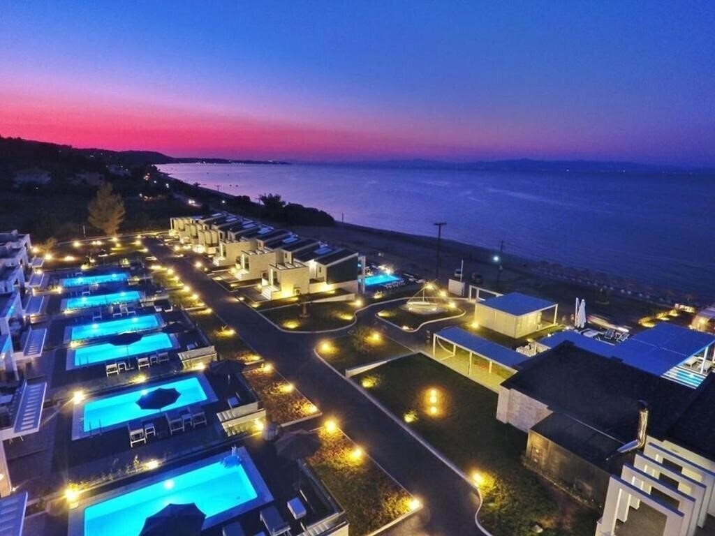 Готель Crystal Villas & Suites Villa 4*