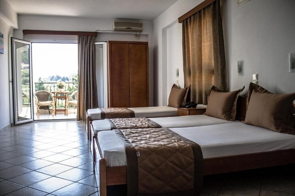 Zdjęcie Ilios Hotel 3*