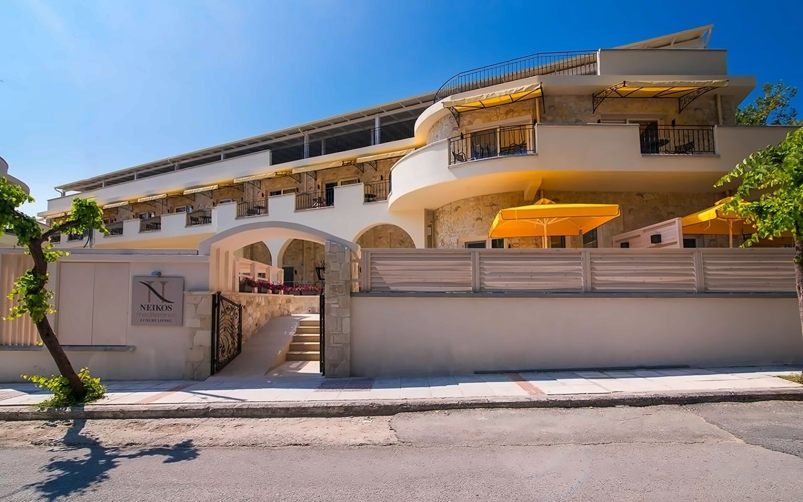 Готель Neikos Mediterraneo 3*