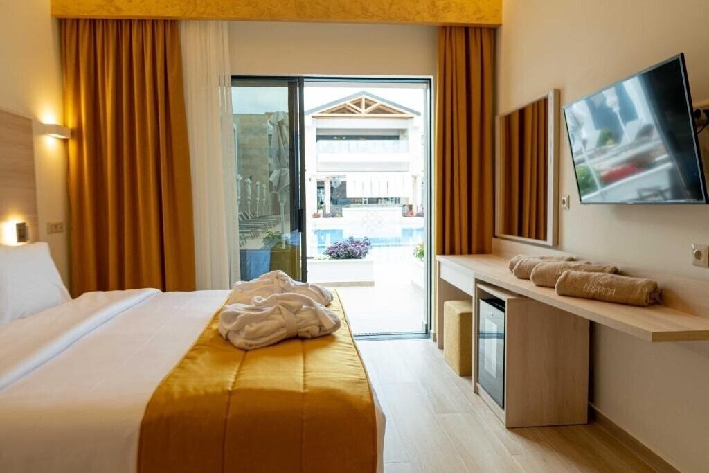 Zdjęcia Mirror Hotel 4*