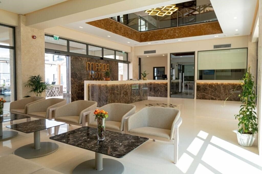 Zdjęcie Mirror Hotel 4*