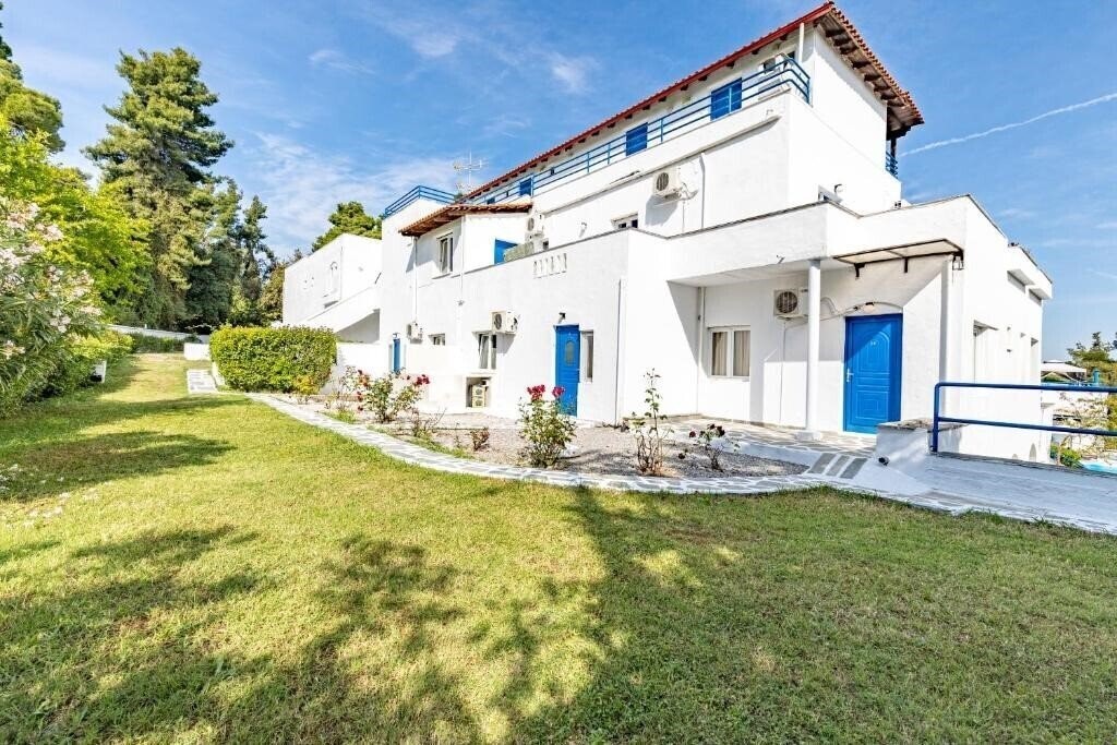 Фотография Theo Bungalows 3*