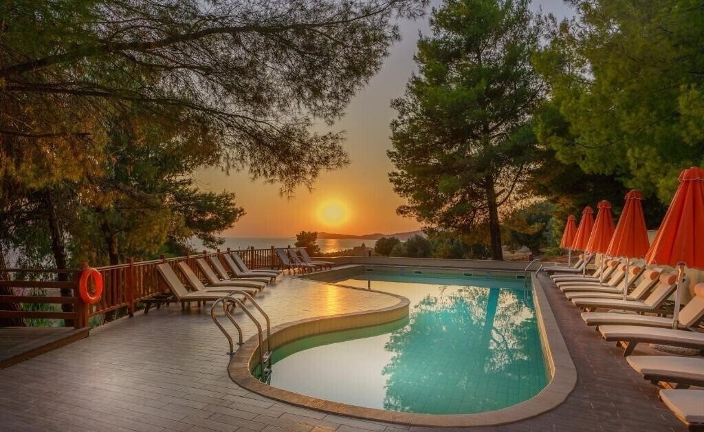 Готель Greek Pride Cronwell Rahoni 5*