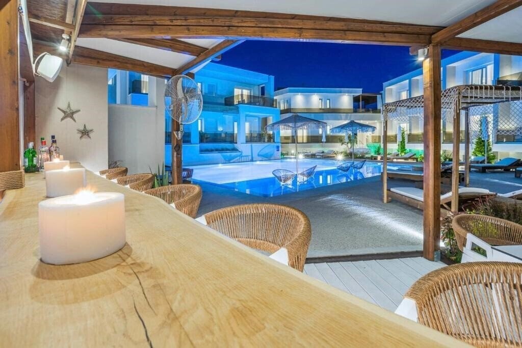 Zdjęcia Mirablue Luxury Residences (ex. Mirablue Deluxe Residences, Mirablue Residences) 3*