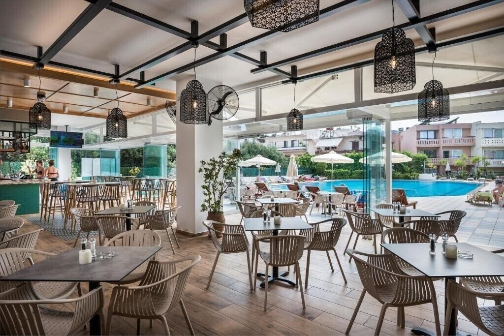 Zdjęcia Atrion Resort Hotel & Apts 3*