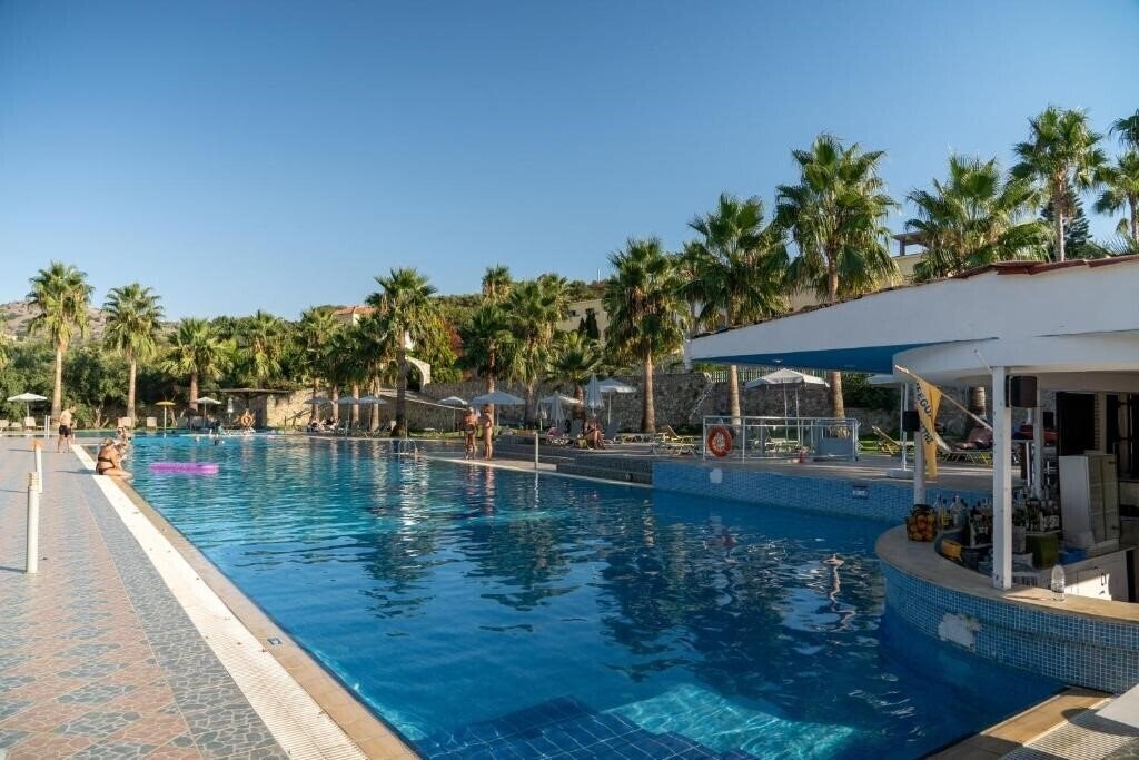 Готель Almyrida Village & Water Park 3*