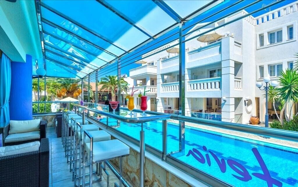 Hotel Castle Suites Hotel 3*