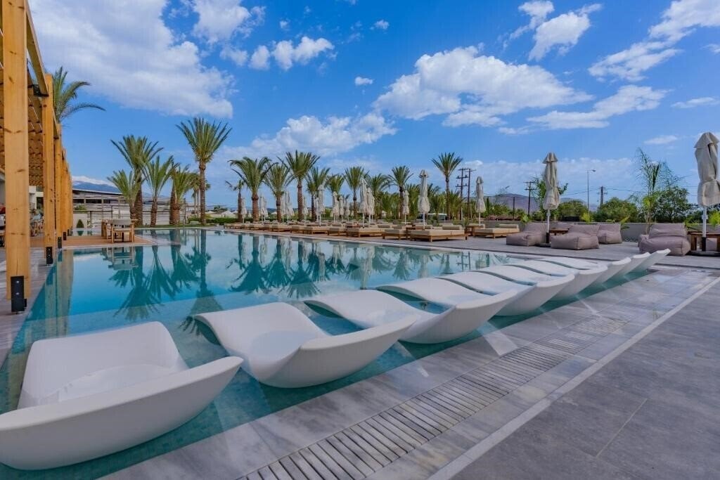 Фотографія Georgioupolis Suites 5*